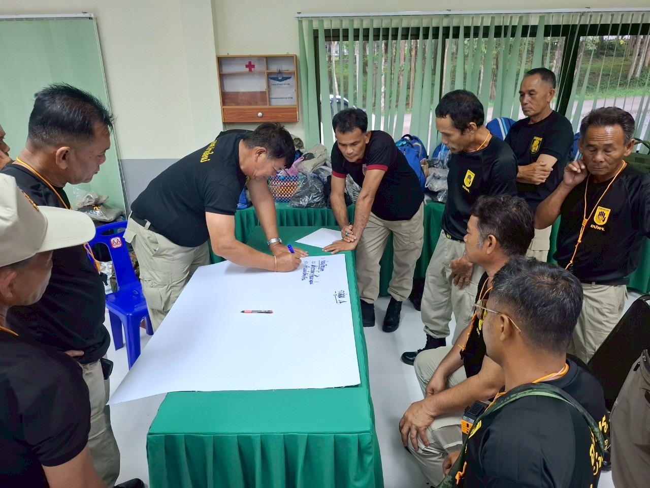 LINE_ALBUM_ทบทวน อปพร. 68_250813_152_397.jpg